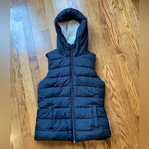 Hollister hooded vest size S